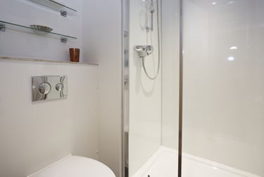 Superior Plus Studio at Woodside House, 90 South Woodside Road, Maryhill, Glasgow, G206NL - Image 4